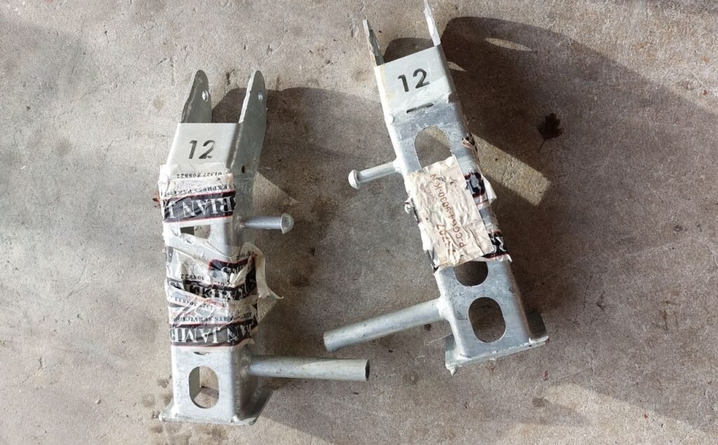 Connect 475 rear support stands for 12″ wheel-no fixings-PAIR £30