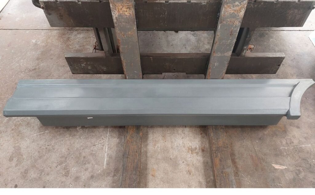 Race Shuttle 3 offside rear lower bumper panel-Grey £200 (1)