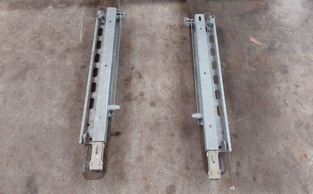 Tipper 525 Top hinging rear mesh panel suits T&B taildoor 1.6m wide includes posts £150